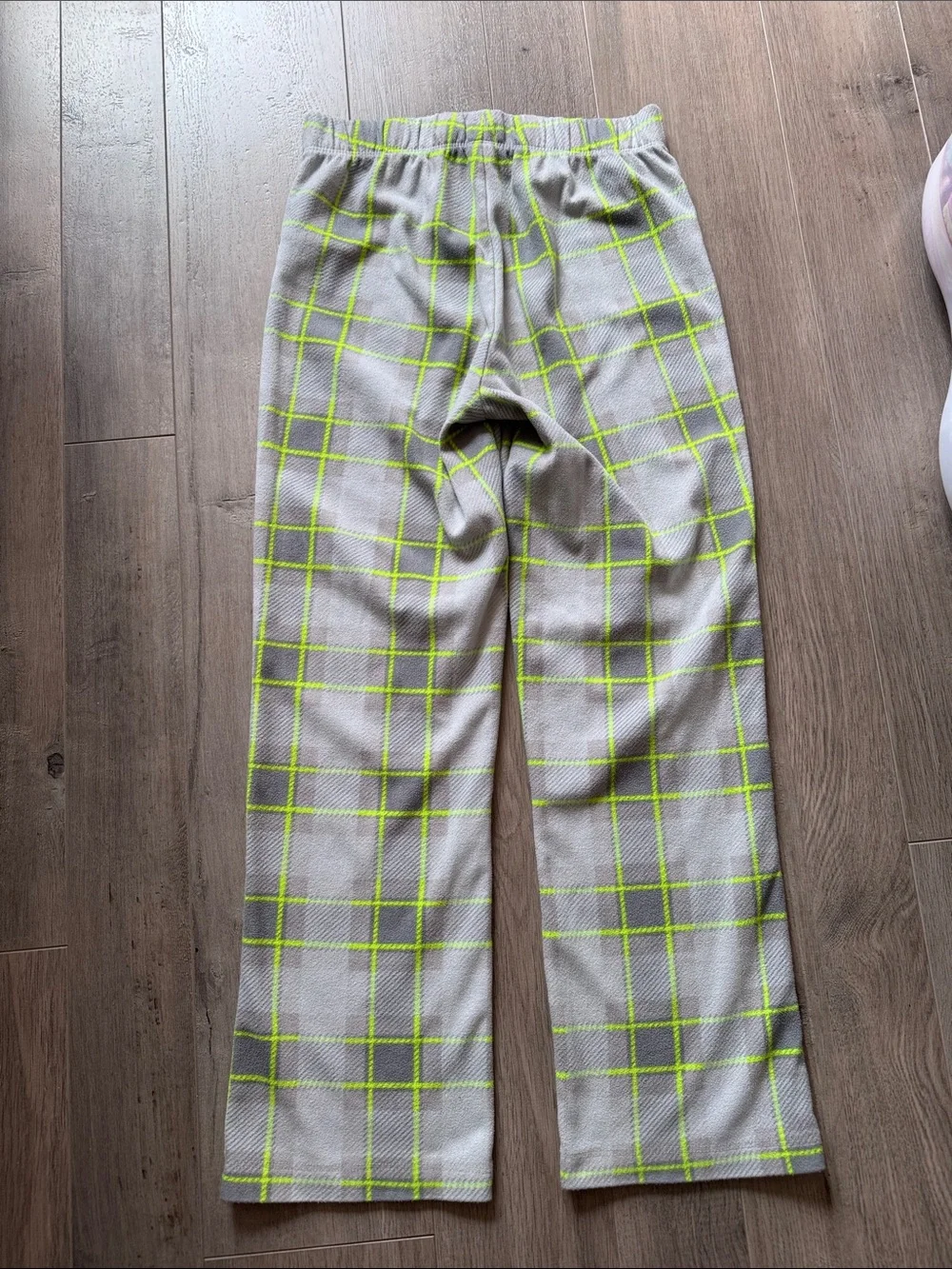 🛍️bundle5itemsfor$15🛍️Old Navy Gray Sweatpants with Neon Green Plaid